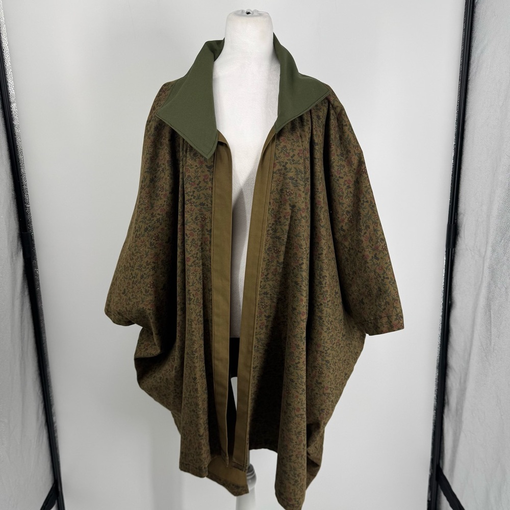 Vintage Floral Neutral Collared Poncho